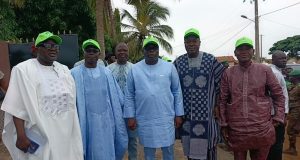 Benin / adhésion du maire honoraire Laurent Gnacadja au Bloc Républicain Le ministre Paulin Akponna et Gilles Houndolo ont pêché gros pour le cheval cabré