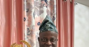 Distinction au cours de la cérémonie d’installation du Représentant HCRE au Sénégal: Justin HOUESSOU SONON consacré Meilleur Leader des Entreprenants d’Afrique à Dakar