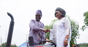 Cérémonie de remise de deux tracteurs aux producteurs de la commune de Bantè : L’ONG ODO ALAFIA de Diane ODOUBOUROU accompagne la révolution agricole à la base