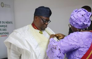 Pour son parcours exemplaire et ses loyaux services rendus à la Nation L’Ambassadeur André Okounlola consacré Grand Officier de l’Ordre National