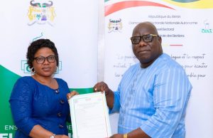 Bénin / opération de retrait de fiche de parrainage : Le maire Angelo AHOUANDJINOU franchit avec succès une étape clé du processus électoral