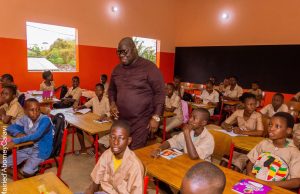 Bénin/ Rentrée scolaire à Abomey-Calavi : le Maire Angelo AHOUANDJINOU galvanise élèves, enseignants et parents