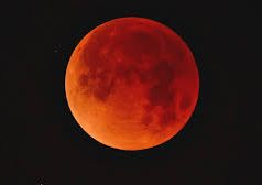 Éclipse lunaire totale de ce soir : l’Afrique et le monde entier sous le charme de la « Lune de Sang »
