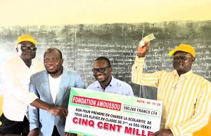 Œuvre sociale à Sô-Ava : La Fondation AMOUSSOU offre une enveloppe de 500.000 F pour la scolarité des élèves de 3ᵉ du CEG Vekky