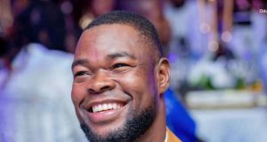 Bénin / Atteinte d’insuffisance rénale chronique : Habib Wilfreed AHANDESSI réunit 15 millions FCFA et offre une chance de vie à Francette ATTOH