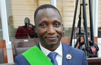 Cérémonie d’installation des députés de la 10ème législature : L’honorable Christian Gbogbo entre officiellement en fonction et place la 23ème au cœur de ses actions