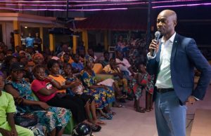 Bénin / deuxième Séance de vulgarisation du projet « Bénin Vision 2060 Alafia » : Richard Flash met la vision à la portée des populations du quartier Sèhogan à Cotonou