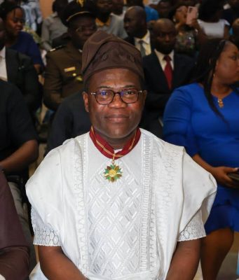 Bénin / Pour ses loyaux services rendus à la nation : Le DG impôt, 𝗠. 𝗡𝗶𝗰𝗼𝗹𝗮𝘀 𝗬𝗘𝗡𝗢𝗨𝗦𝗦𝗜 fait Commandeur de l’Ordre National