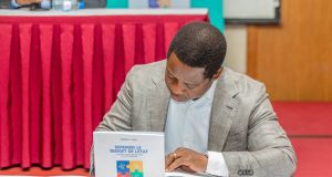 Bénin/présentation de l’ouvrage « Repenser le Budget de l’État » : Rodrigue S. CHAOU affirme une vision renouvelée des dépenses publiques