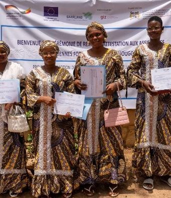 Bénin/SANTÉ VISUELLE : À Djougou, l’EFAS consacre la première promotion de techniciennes lunetières